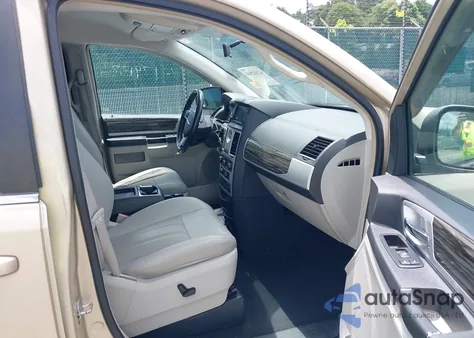 2010 Chrysler Town & Country Touring из США, поврежденный, VIN 2A4RR5D15AR298897